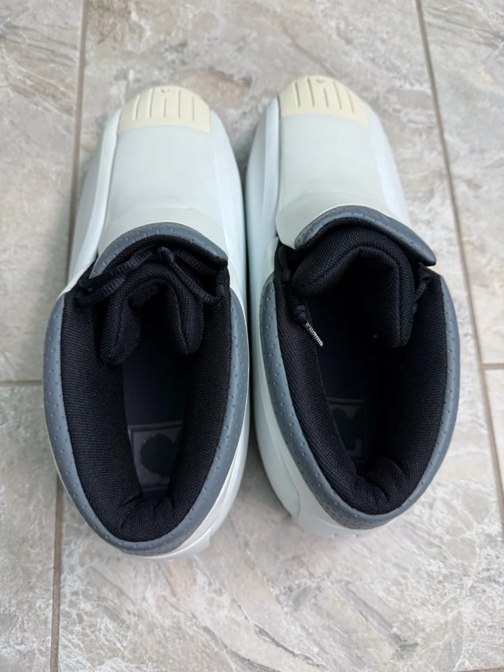 2001 adidas Kobe Two White Men's Sneakers